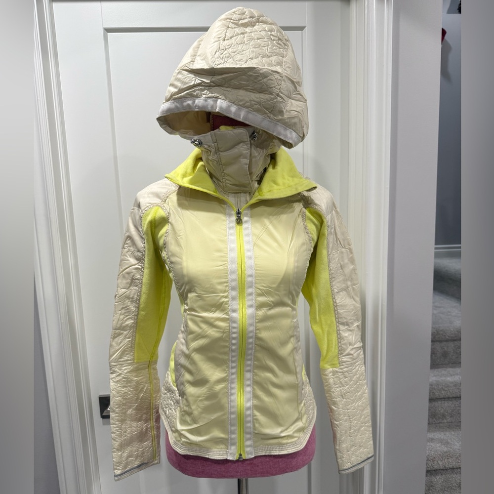 Lululemon Run: Bundle up Jacket